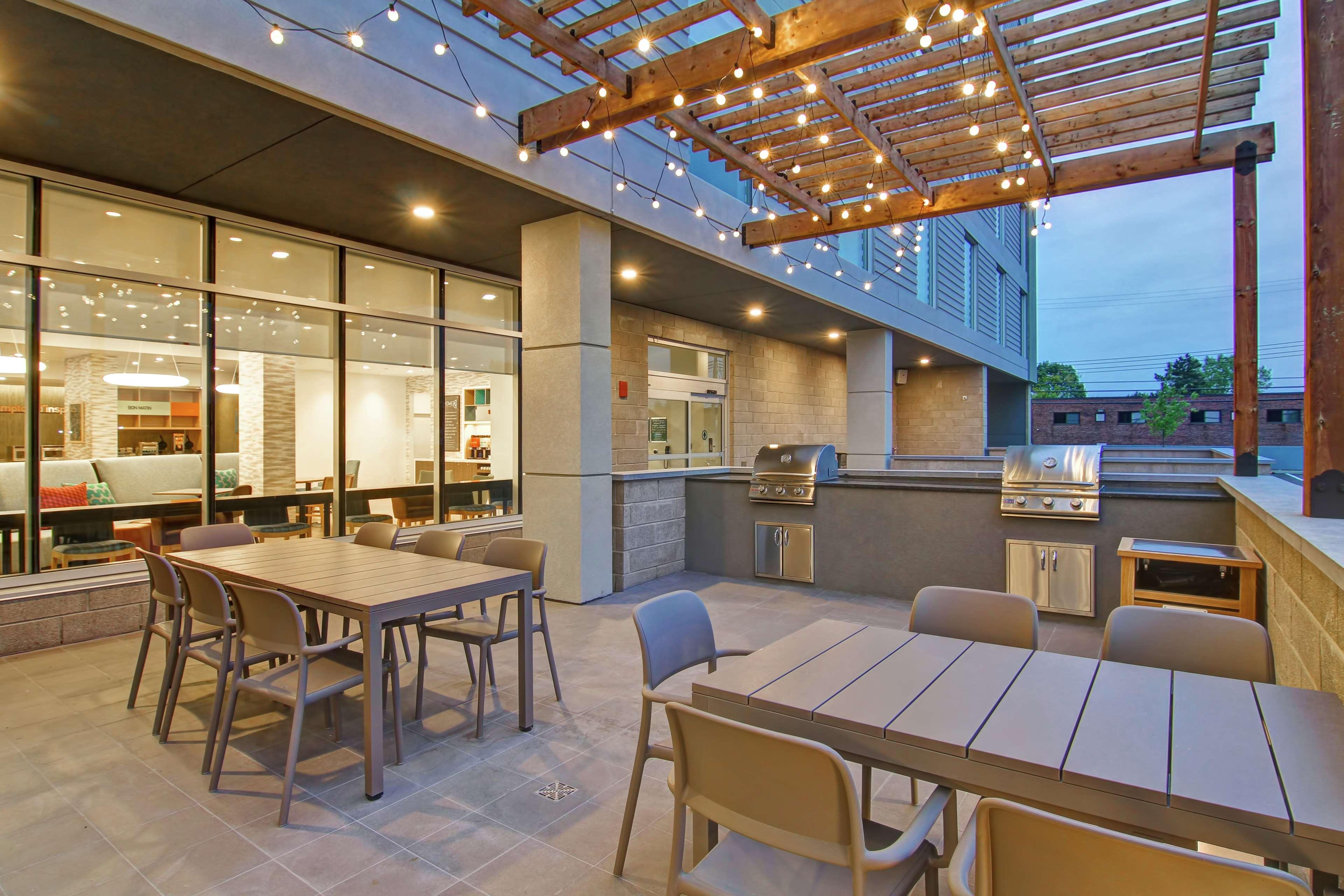 Home2 Suites By Hilton Montreal Dorval Exterior foto