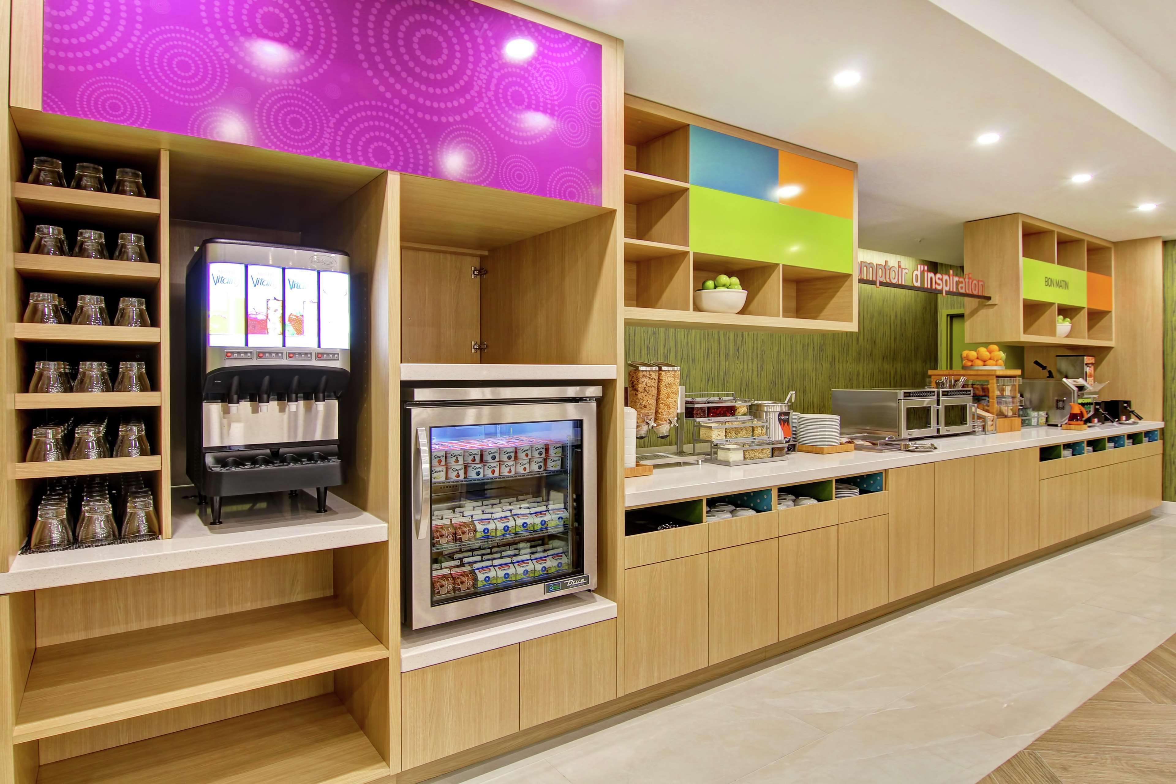Home2 Suites By Hilton Montreal Dorval Exterior foto