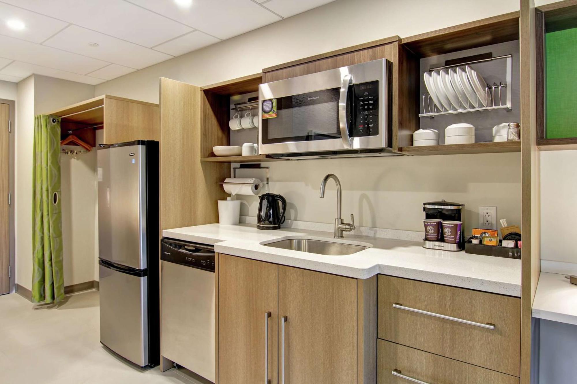 Home2 Suites By Hilton Montreal Dorval Exterior foto