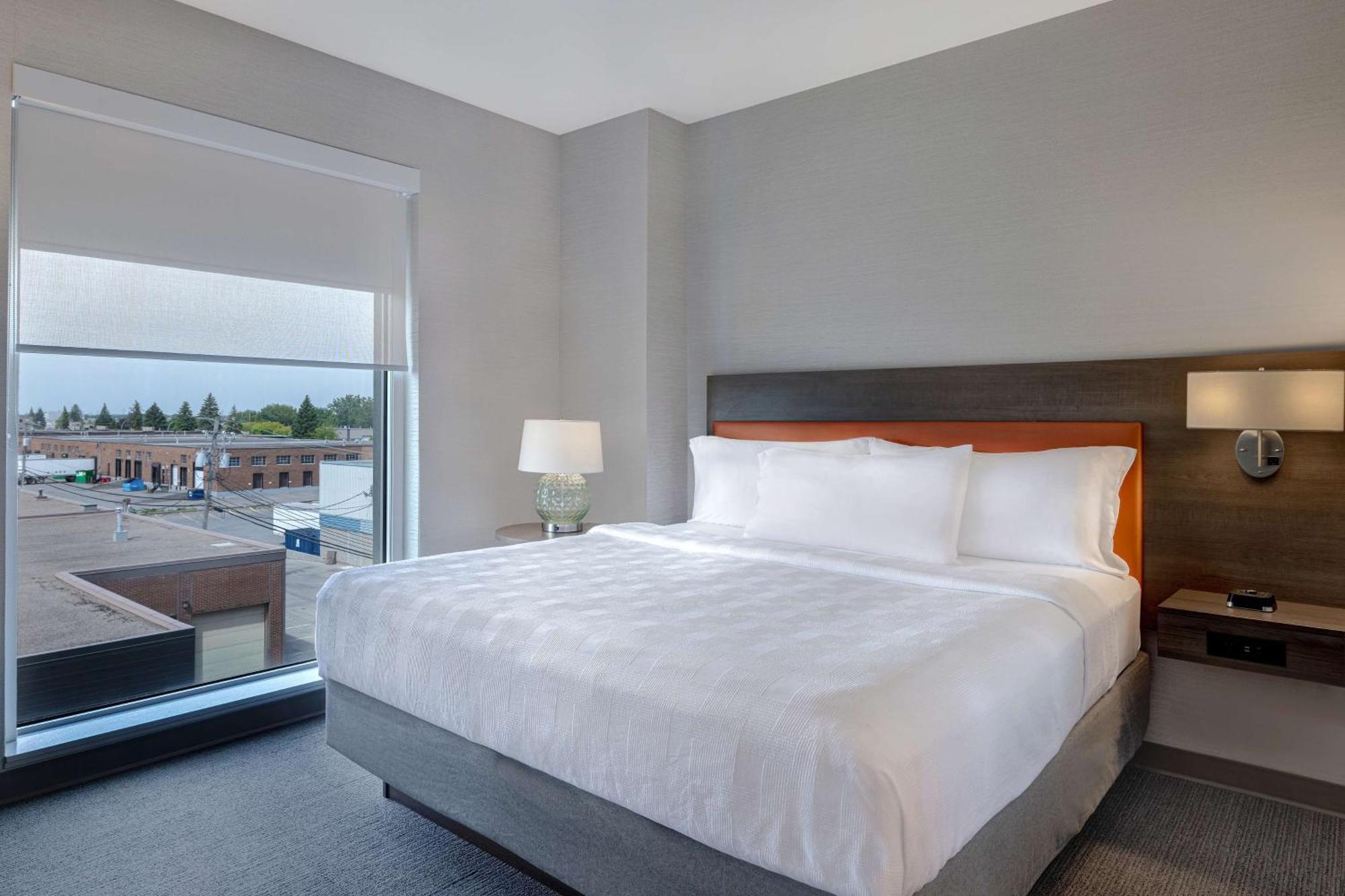 Home2 Suites By Hilton Montreal Dorval Exterior foto